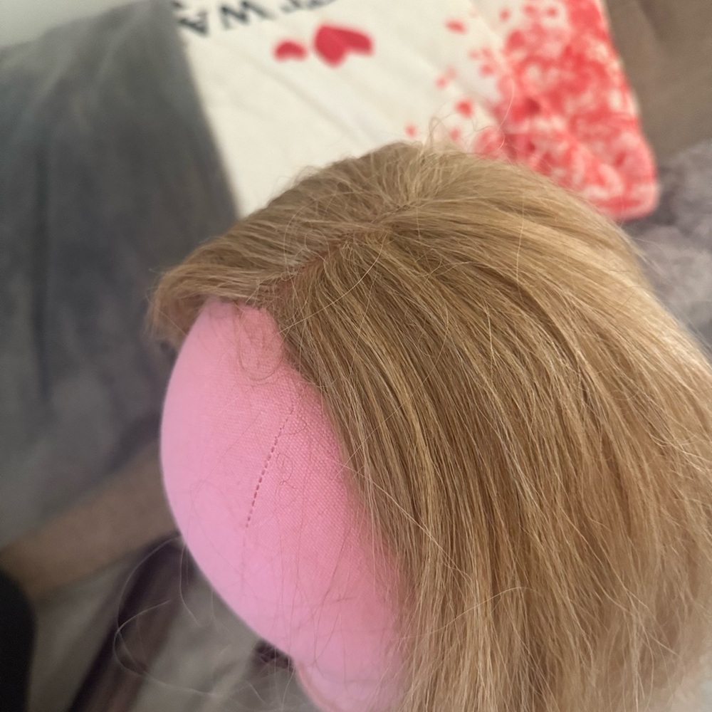 Light Blonde Women’s Wig — Natural Shine & Soft Texture